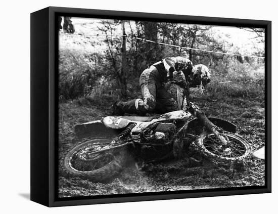 Motocross Scrambling-null-Framed Premier Image Canvas