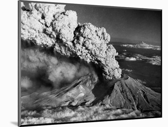 Mount St. Helens Eruption and Mount Hood-Bettmann-Mounted Photographic Print