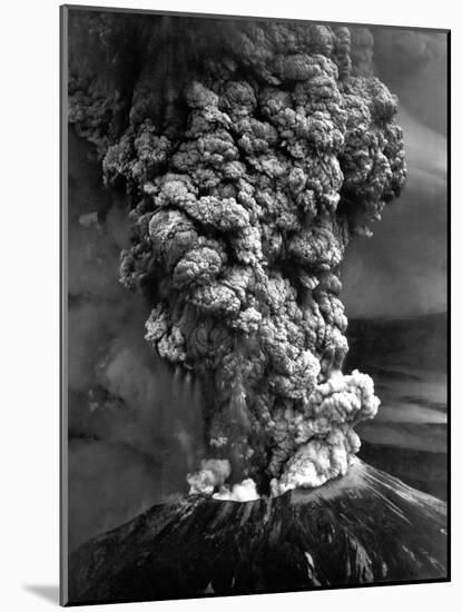 Mount St. Helens in Eruption on May 18, 1980-null-Mounted Photo