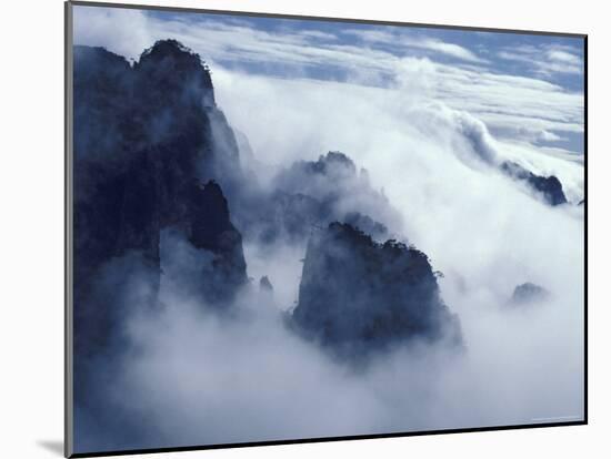 Mountain Peaks in Mist, Mt. Huangshan (Yellow Mountain), China-Keren Su-Mounted Photographic Print