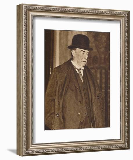 'Mr. Baldwin Leaving No. 10 to Visit King Edward at The Fort, Dec 5 1936 (1937)-Unknown-Framed Photographic Print