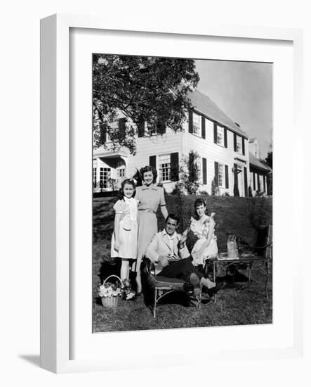 Mr. Blandings Builds His Dream House, Sharyn Moffett, Myrna Loy, Cary Grant, Connie Marshall, 1948-null-Framed Photo