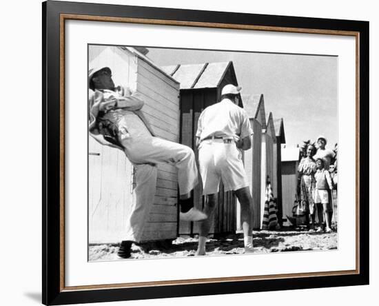 Mr. Hulot's Holiday, (aka Les Vacances De Monsieur Hulot), Jacques Tati, 1953-null-Framed Photo