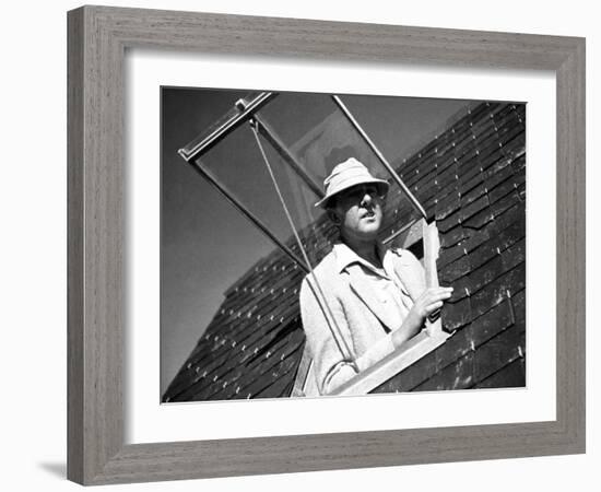 Mr. Hulot's Holiday, (aka Les Vacances De Monsieur Hulot), Jacques Tati, 1953-null-Framed Photo