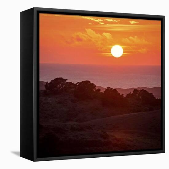 Mt Vision Sunset-Lance Kuehne-Framed Premier Image Canvas