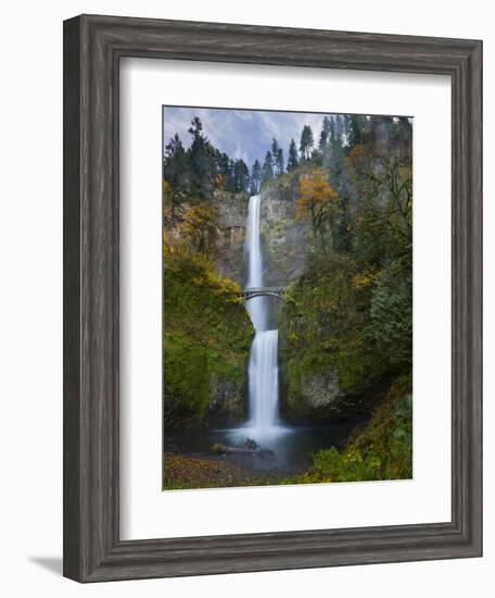 Multnomah Falls, Columbia Gorge, Oregon, USA-Gary Luhm-Framed Photographic Print