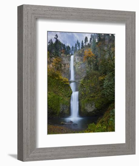 Multnomah Falls, Columbia Gorge, Oregon, USA-Gary Luhm-Framed Photographic Print