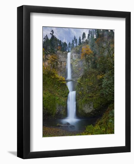 Multnomah Falls, Columbia Gorge, Oregon, USA-Gary Luhm-Framed Photographic Print