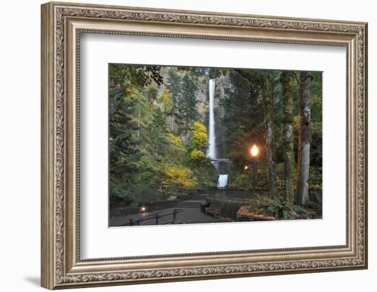 Multnomah Falls, Columbia River Gorge, Oregon, USA-Jaynes Gallery-Framed Photographic Print