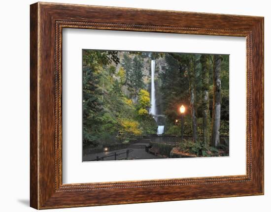 Multnomah Falls, Columbia River Gorge, Oregon, USA-Jaynes Gallery-Framed Photographic Print