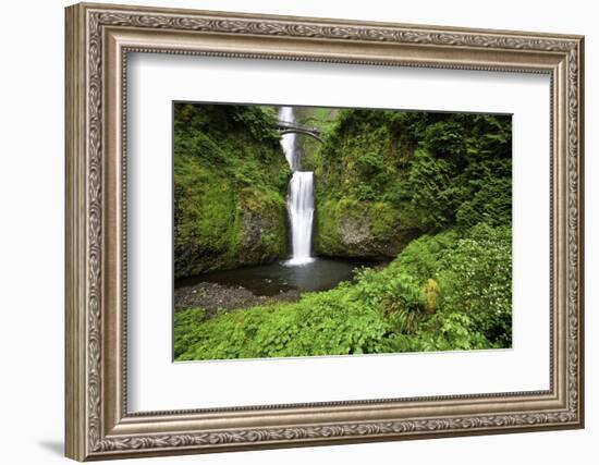 Multnomah Falls, in Columbia River Gorge National Scenic Area, Oregon-Craig Tuttle-Framed Photographic Print