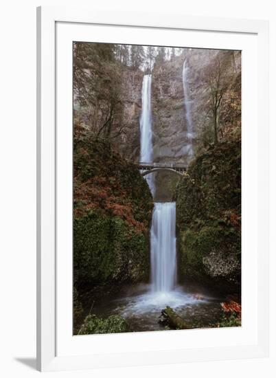 Multnomah Falls in fall color-Belinda Shi-Framed Photographic Print