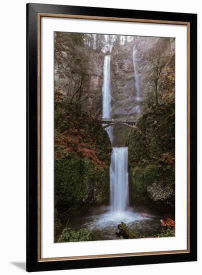 Multnomah Falls in fall color-Belinda Shi-Framed Photographic Print