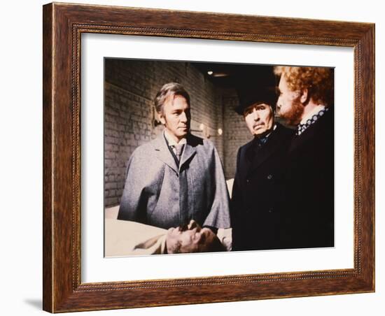 MURDER BY DECREE, 1979 directed by BOB CLARK Christopher Plummer, James Mason and Anthony Quayle (p-null-Framed Photo