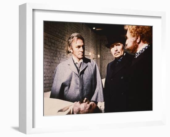 MURDER BY DECREE, 1979 directed by BOB CLARK Christopher Plummer, James Mason and Anthony Quayle (p-null-Framed Photo