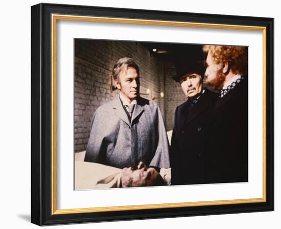 MURDER BY DECREE, 1979 directed by BOB CLARK Christopher Plummer, James Mason and Anthony Quayle (p-null-Framed Photo