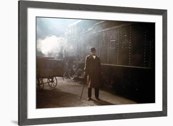 MURDER ON THE ORIENT EXPRESS, 1974 directed by SIDNEY LUMET Albert Finney (photo)-null-Framed Photo