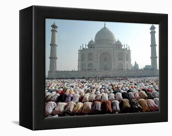 Muslim Faithful Pray at the Mosque in the Taj Mahal Complex to Celebrate Eid-Al-Fitr-null-Framed Premier Image Canvas