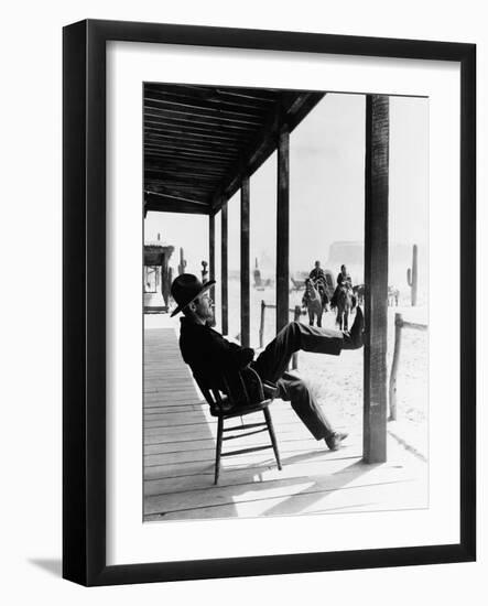 My Darling Clementine, Henry Fonda As Wyatt Earp, 1946-null-Framed Photo