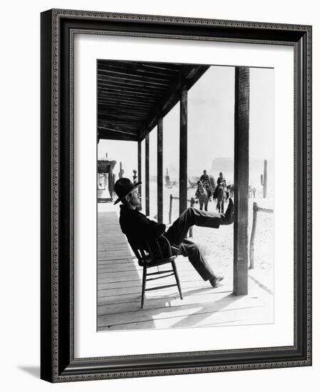 My Darling Clementine, Henry Fonda As Wyatt Earp, 1946-null-Framed Photo