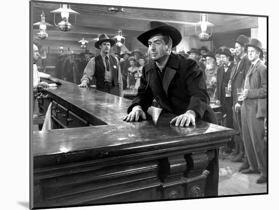 My Darling Clementine, Victor Mature, 1946-null-Mounted Photo