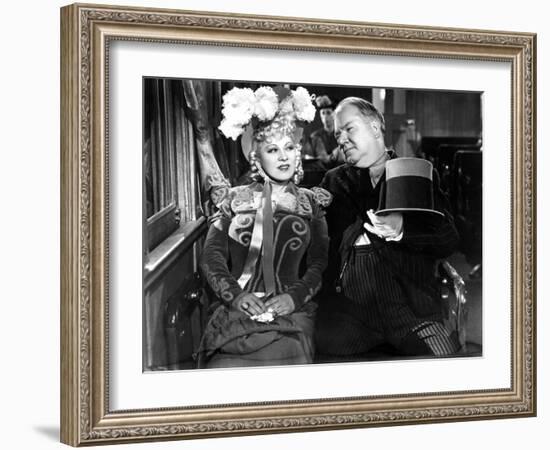 My Little Chickadee, Mae West, W.C. Fields, 1940-null-Framed Photo