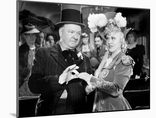 My Little Chickadee, W.C. Fields, Mae West, 1940-null-Mounted Photo