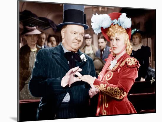 My Little Chickadee, W.C. Fields, Mae West, 1940-null-Mounted Photo