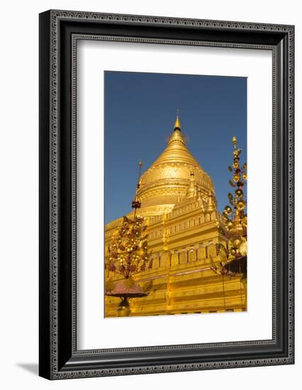 Myanmar. Bagan. Nyaung U. Shwezigon Pagoda-Inger Hogstrom-Framed Photographic Print