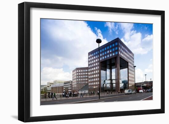 Nº 1 London Bridge St London-Felipe Rodriguez-Framed Photographic Print