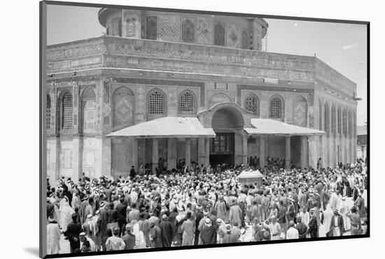 Nahas Pasha's visit to Dome of the Rock, 1943-null-Mounted Photographic Print