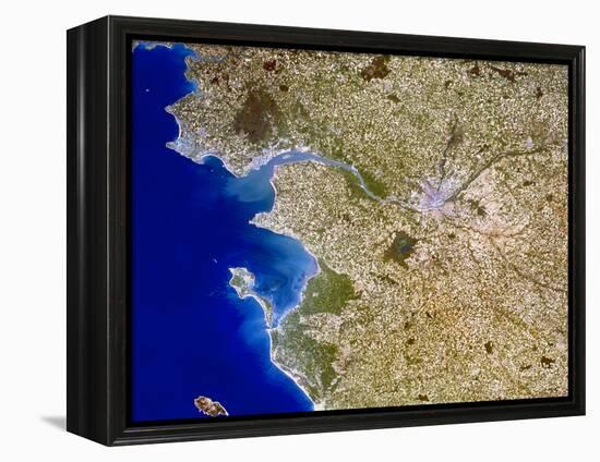 Nantes-PLANETOBSERVER-Framed Premier Image Canvas