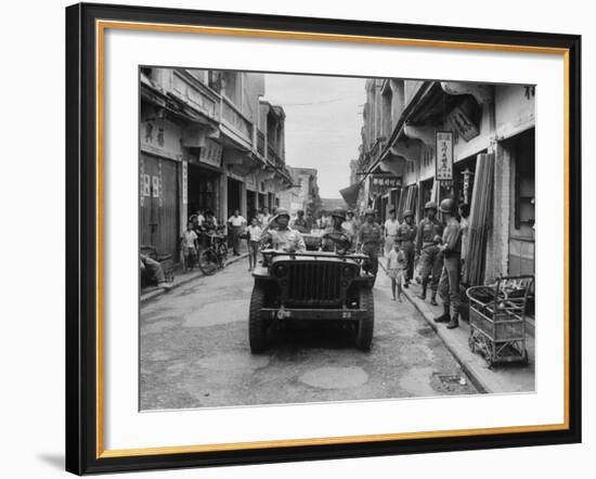 Nationalist Chinese Soldiers on Quemoy Island-John Dominis-Framed Photographic Print