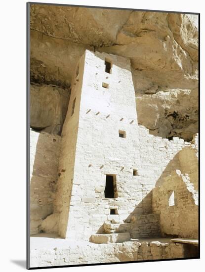 Native American cliff dwelling at Mesa Verde, Colorado, USA-Werner Forman-Mounted Photographic Print