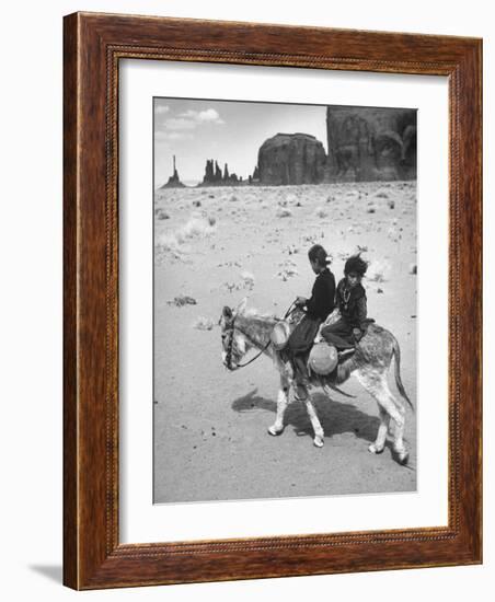 Native American Indian Children-Loomis Dean-Framed Photographic Print