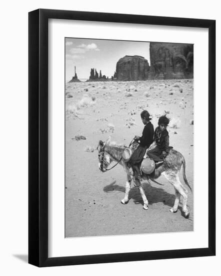 Native American Indian Children-Loomis Dean-Framed Photographic Print