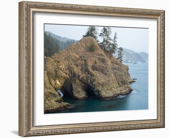 Natural Bridge at Coast, Thunder Cove, Oregon Coast, Brookings, Curry County, Oregon, Usa-null-Framed Photographic Print