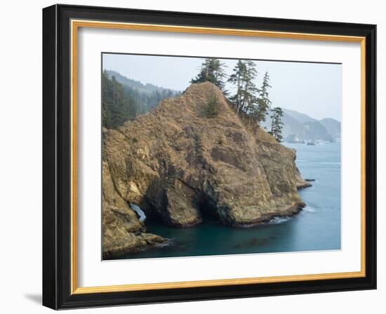 Natural Bridge at Coast, Thunder Cove, Oregon Coast, Brookings, Curry County, Oregon, Usa-null-Framed Photographic Print