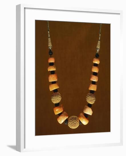 Necklace in Macro-Granular Wrought Gold and Coral, Yemen, 19th-20th Century-null-Framed Giclee Print