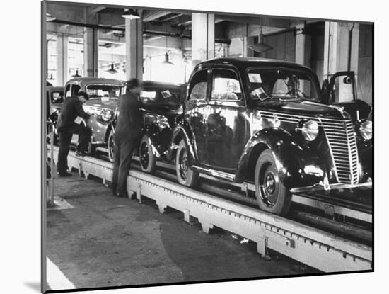 New Fiat Cars Sitting on the Assembly Line at the Fiat Auto Factory-Carl Mydans-Mounted Photographic Print