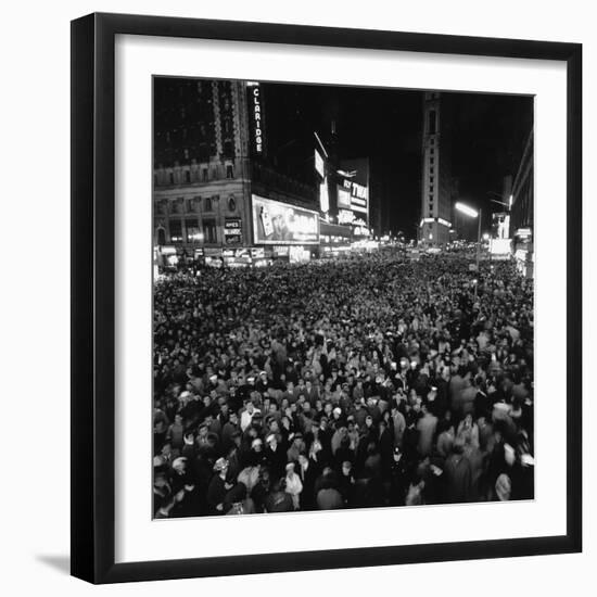 New Year's Eve Celebration-null-Framed Photographic Print