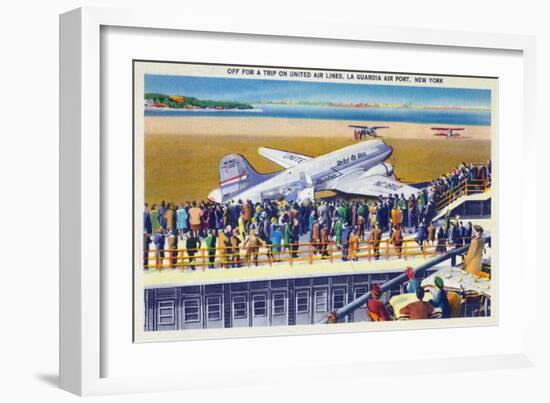 New York City, New York - United Airlines Plane Departing La Guardia-Lantern Press-Framed Art Print