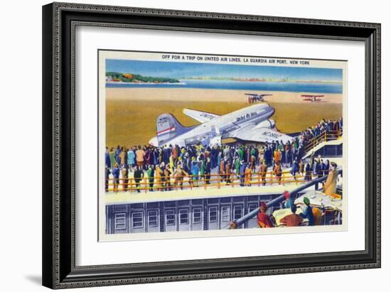 New York City, New York - United Airlines Plane Departing La Guardia-Lantern Press-Framed Art Print