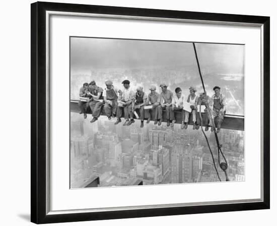 New York Construction Workers Lunching on a Crossbeam-null-Framed Premium Photographic Print