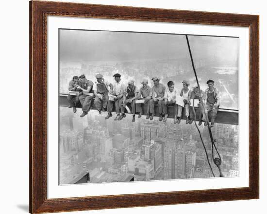 New York Construction Workers Lunching on a Crossbeam-null-Framed Photographic Print