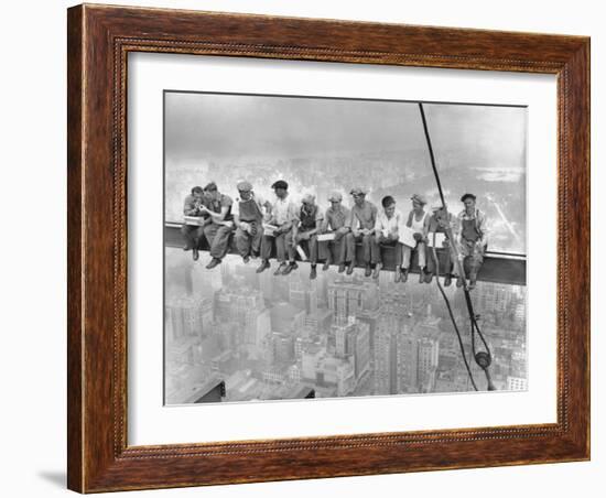 New York Construction Workers Lunching on a Crossbeam-null-Framed Photographic Print