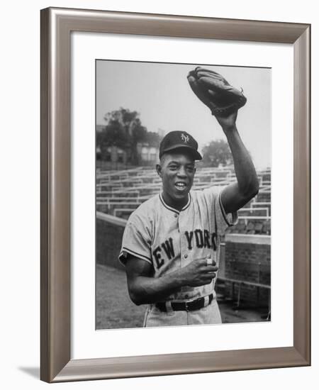 New York Giants Baseball Player Willie Mays-null-Framed Photographic Print