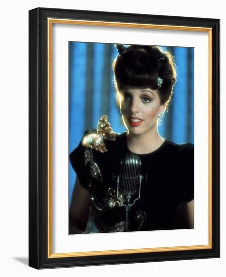 NEW-YORK NEW-YORK, 1980 directed by MARTIN SCORSESE Liza Minnelli (photo)-null-Framed Photo