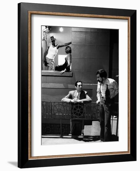 NEW-YORK NEW-YORK, 1980 directed by MARTIN SCORSESE On the set, Robert by Niro and his director Mar-null-Framed Photo