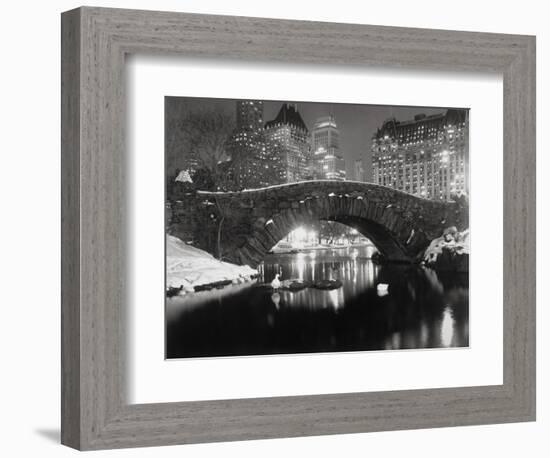 New York Pond in Winter-Bettmann-Framed Photographic Print